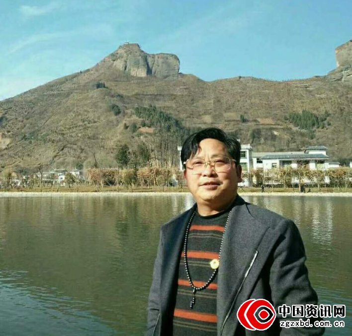 弘扬书画精神 - 记著名书法名家袁正北