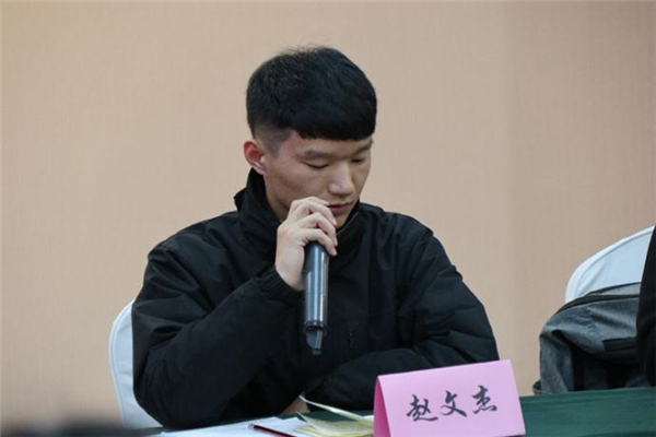 专访95后作家赵文杰：不要害怕，但请一路小心！