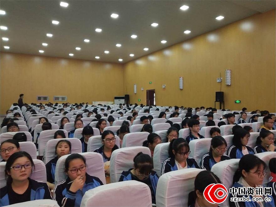 2018年省科协高端科普报告会走进楚州中学