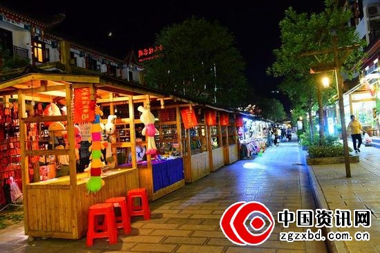 如果是跟心爱的人来这里,还可以去坐一坐摩天轮,非常的浪漫哟。