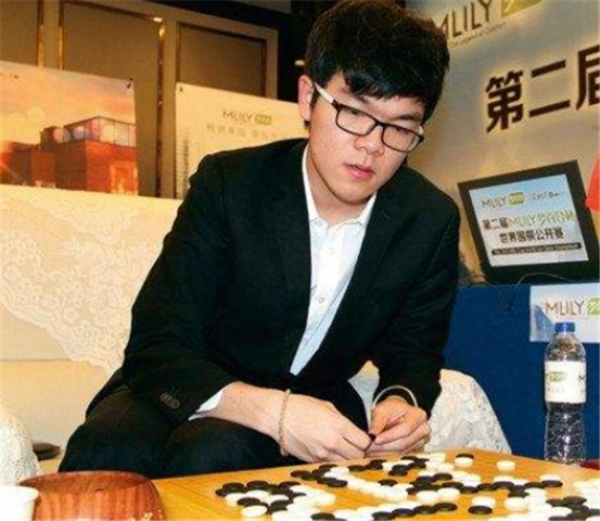棋手柯洁正式保送清华大学