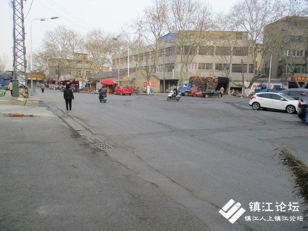 《菜贩占领人行道  车站路交通状况堪忧》有回复