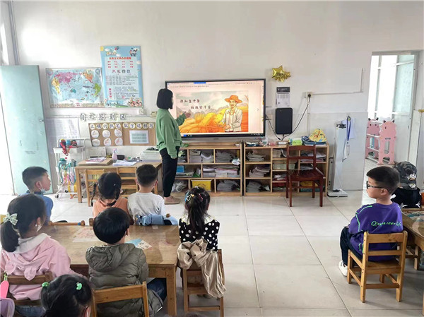 盱眙县盱城街道中心幼儿园开展“勤俭节约，光盘行动”主题教育活动