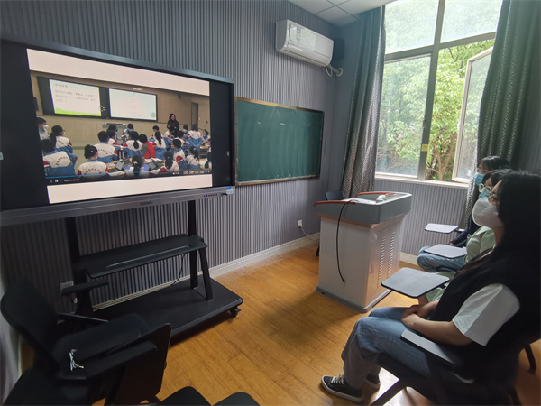 扬州大学空中连线盱眙县旧铺中学