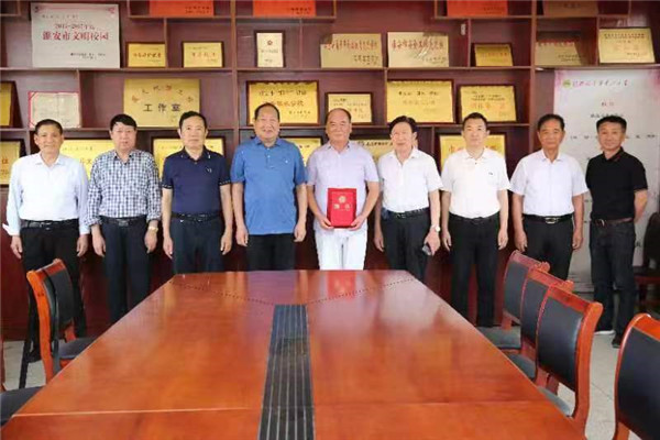 红星向党  童声嘹亮——盱眙县古桑小学举行庆“六一”暨艺术团授旗仪式