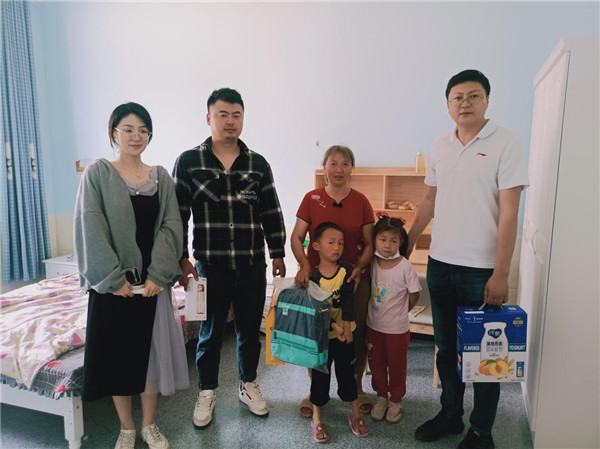 盱眙县鲍集镇：童心庆六一，牵手向未来