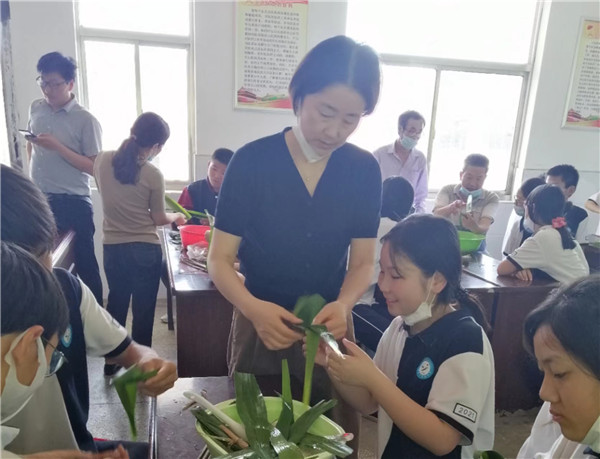 弘扬端午文化    传递浓情粽香