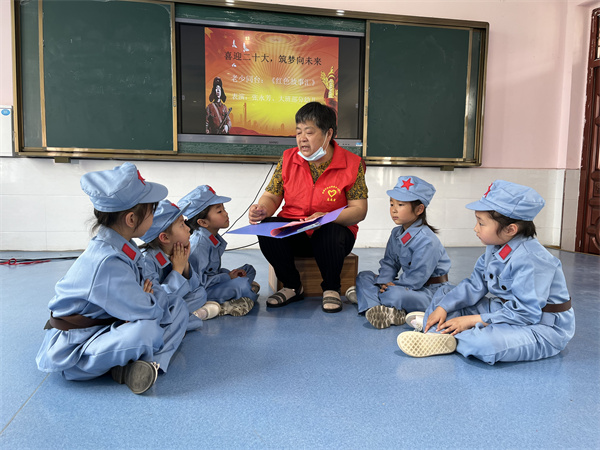 盱眙县黄花塘镇中心幼儿园开展  “情暖端午，关爱无限”主题活动