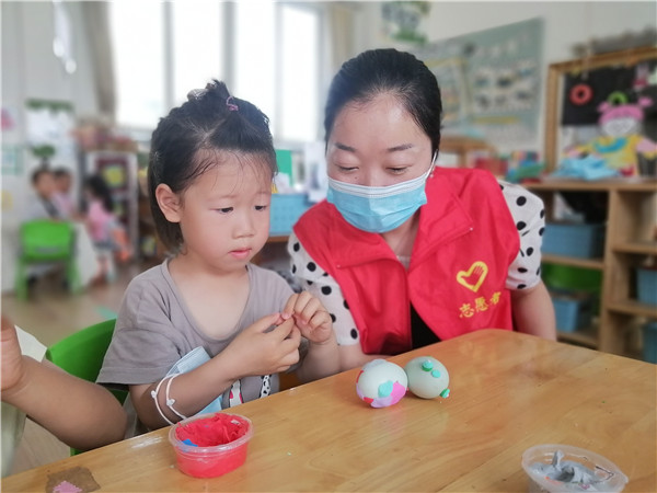 盱眙县仇集中心幼儿园开展端午节关爱留守儿童活动