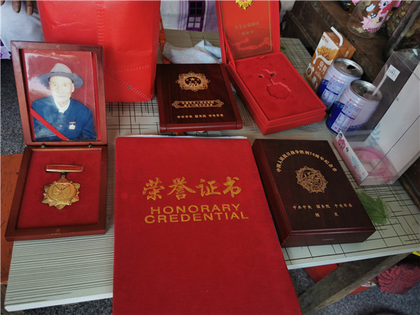 盱眙县明祖陵中心幼儿园关工委开展端午慰问老志愿军活动