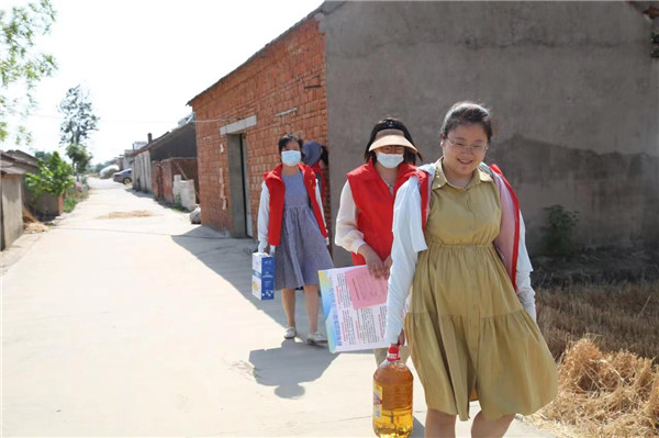 浓情关怀，温暖童心——盱眙县管镇镇中心幼儿园开展“六一”儿童节走访慰问活动