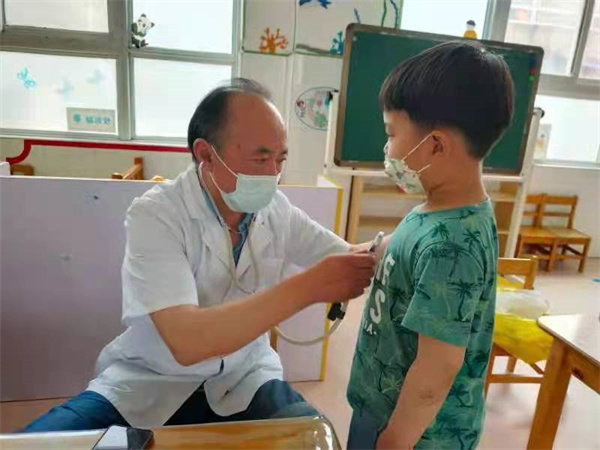 盱眙县维桥中心幼儿园开展幼儿“六一”健康体检