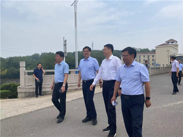 淮安市副市长邱华康一行到盱眙县龙王山水库检查防汛工作
