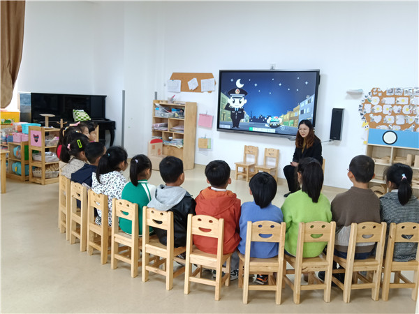 聚焦活动组织方式  提升保教质量水平——盱眙县城南中心幼儿园开展专题研讨活动