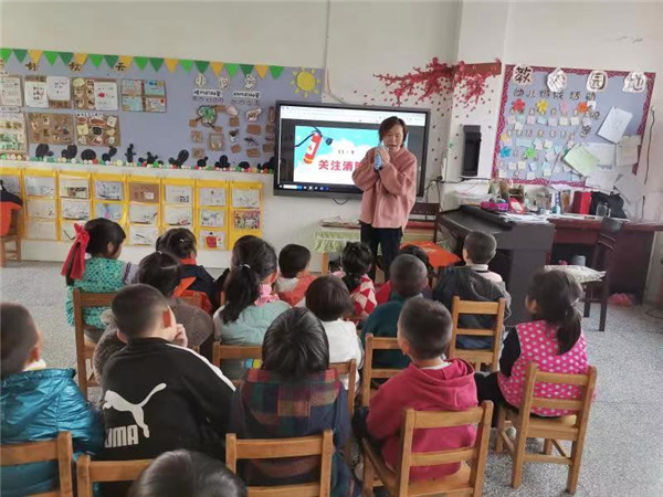 防范未“燃”，安全“童”行——盱眙县天泉湖镇中心幼儿园开展消防安全演练活动