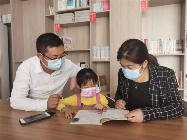 亲子共读红色经典，传承革命红色基因——盱眙开发区中心幼儿园开展共读红色故事活动