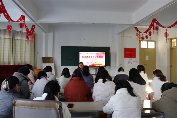 盱眙县马坝镇中心幼儿园召开深入学习贯彻党的二十大精神专题会议