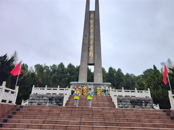 缅怀革命先烈，感恩幸福生活——盱眙县实验小学2023年清明节祭扫活动