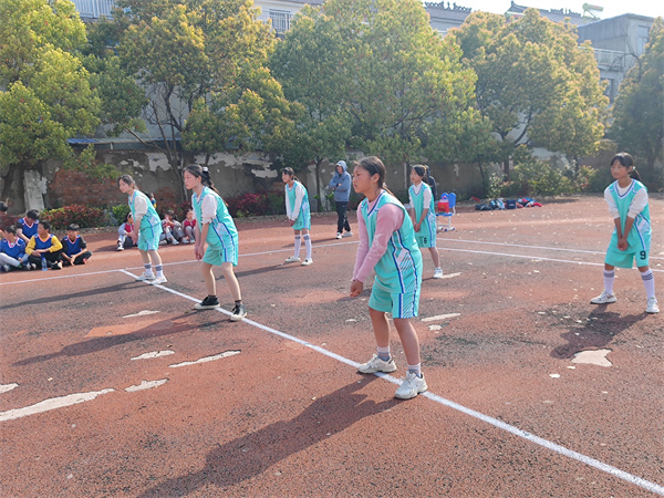 盱眙县天泉湖镇中心小学在全县中小学生排球比赛中喜获佳绩