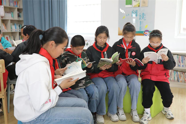 书香润童心  ‘悦’读伴成长——盱眙县维桥小学开展“行走式阅读”全民阅读活动