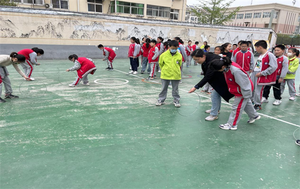 健康同行 守护成长——盱眙县实验小学第三党支部4月份主题党日活动纪实