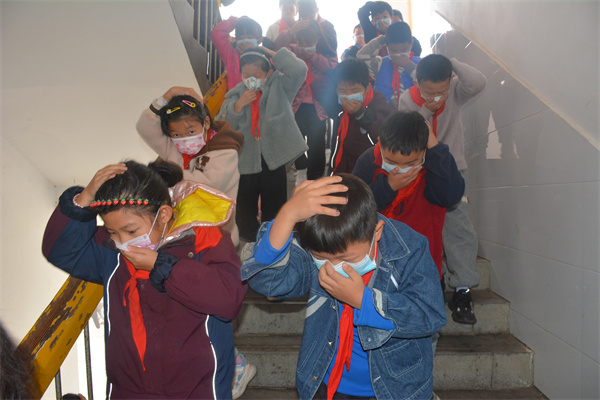 牢记消防知识·携手安全同行——盱眙县天泉湖镇中心小学开展消防安全演练