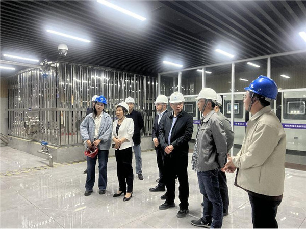 盱眙县人大常委会副主任雍梅莅临盱眙水司调研