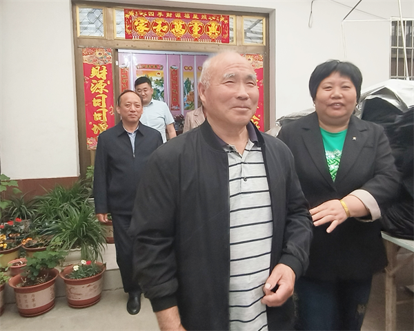 孝老爱亲 德耀社会：郭晓勤用爱和奉献营造和谐社会温暖的家