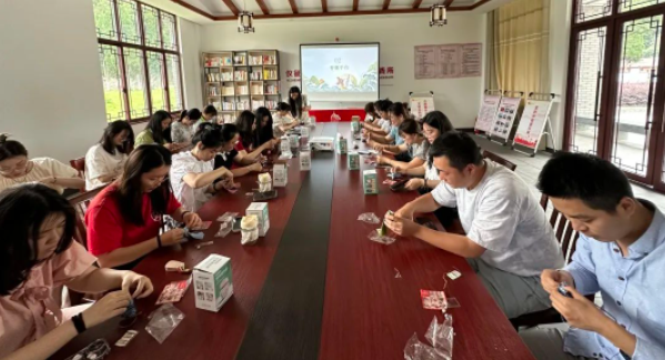 仪征市青山镇：开展飞花令大比拼、香囊制作系列活动