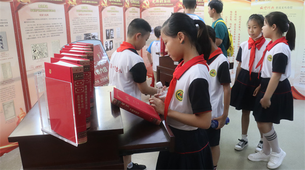 盱眙县古桑中心小学党支部开展“党队共建 红心育苗”主题党日活动