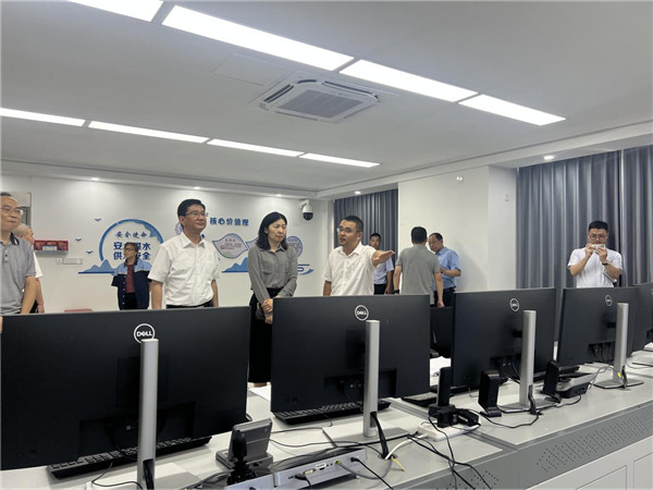 县委书记孙志标在盱眙水司调研