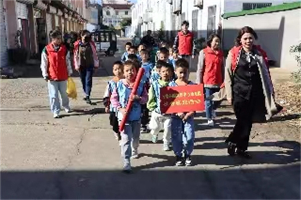 童心敬老 爱满重阳——盱眙县鲍集镇中心幼儿园开展重阳节前慰问活动