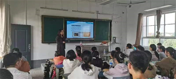 盱眙县黄花塘初级中学举行“小黄花”助学捐资活动