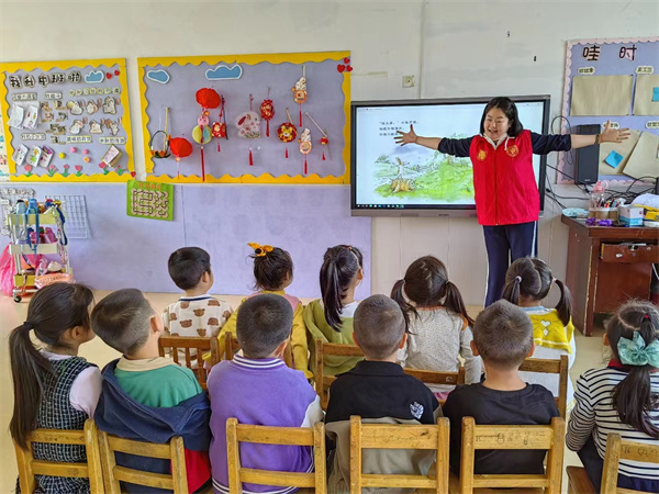共沐书香 携“守”成长——盱眙县天泉湖镇中心幼儿园关爱留守儿童系列活动