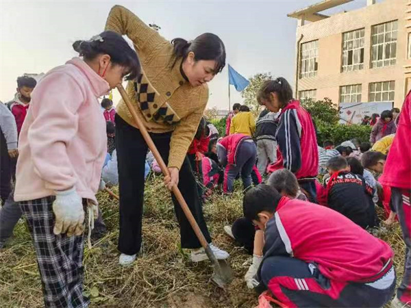 庆贺丰收  “薯”你最美——盱眙县管镇中心小学首届丰收节