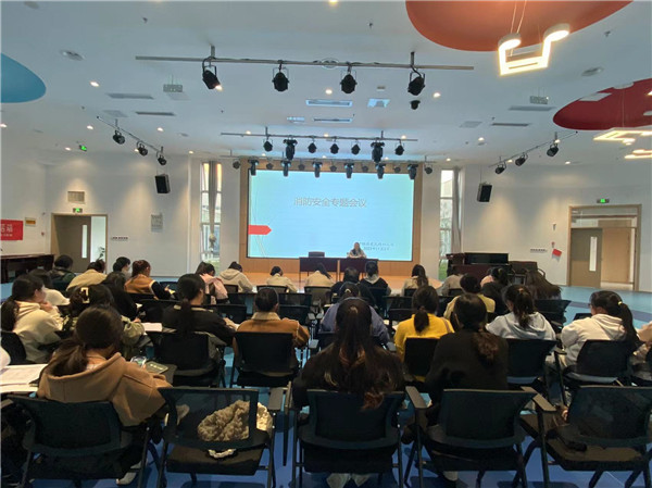 防患未“燃”，安全护“童”——盱眙县爱民路幼儿园开展消防演练活动