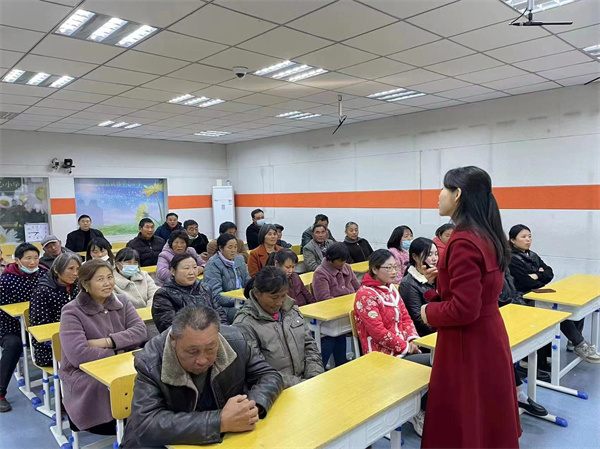 家校共育 赋能成长——“家庭教育公开课进校园”活动走进盱眙县铁佛中心小学