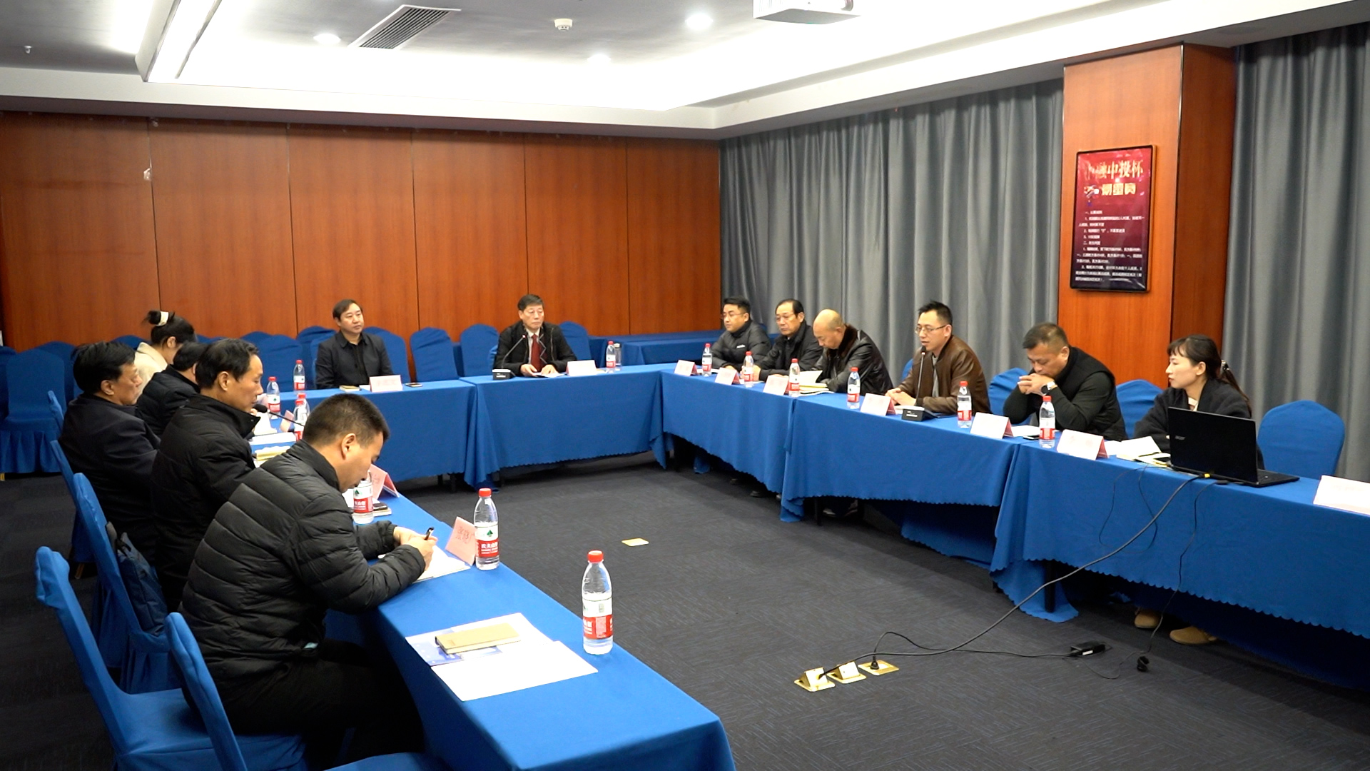 淮安区振兴发展促进会孙一峰一行走进《淮安城市网》考察调研并召开融合发展座谈会