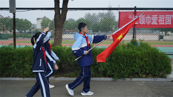 红领巾 爱祖国——盱眙县五墩实验小学举行2025年新队员入队仪式   