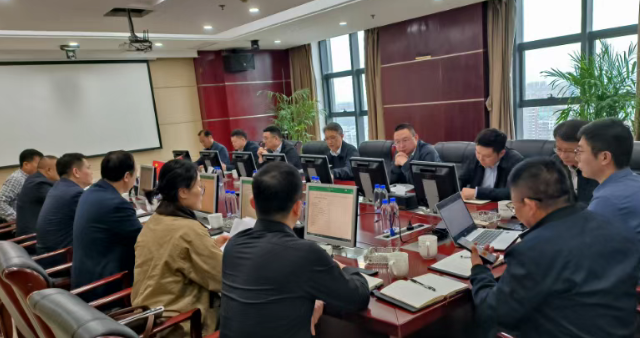 邗建房产公司召开管理层会议