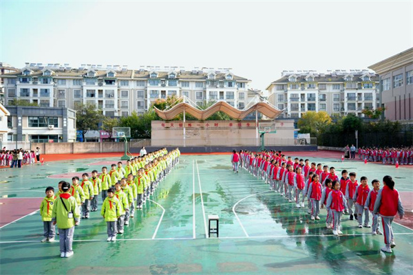 “做、立、行我最美”盱眙县实验小学三校区阳光体育广播操进退场比赛活力绽