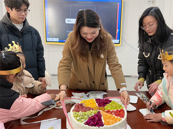 盱眙县马坝镇中心幼儿园“山爸山妈暖童心”留守儿童集体生日会活动