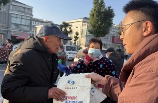 仪征市新集镇：网格服务暖民心