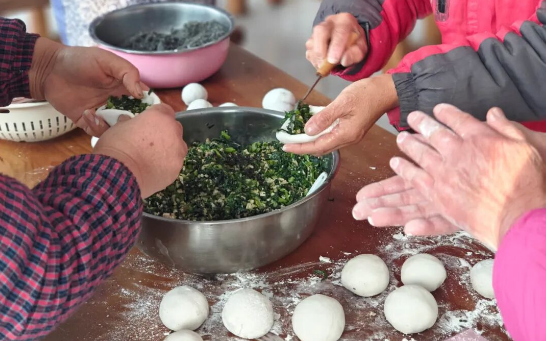 仪征市真州镇大市社区：冬至包汤圆·温情暖人心