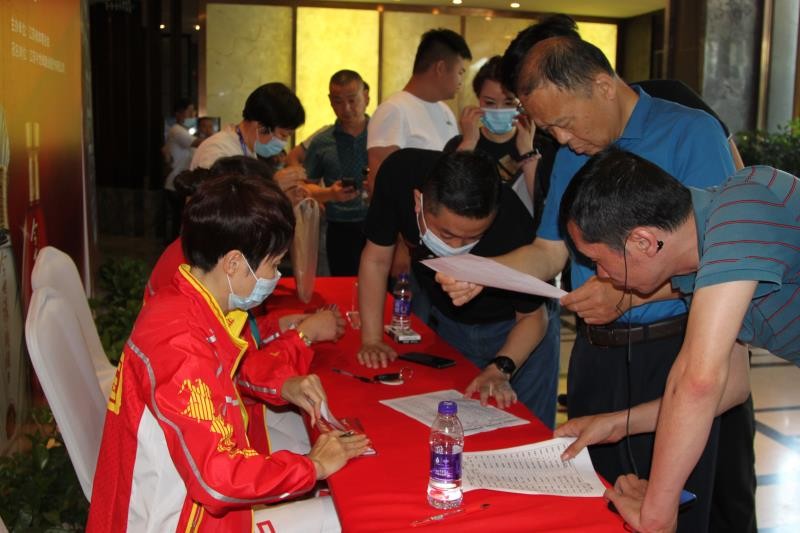 江苏省第二届海峡两岸掼蛋联谊赛启动仪式隆重举行