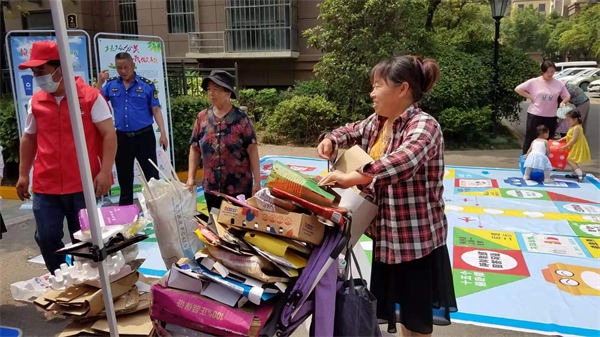 学党史办实事 垃圾分类我示范