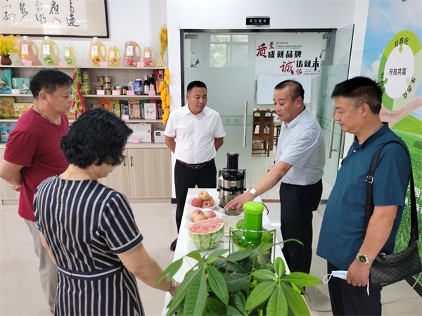 淮阴区残联到江苏善源公司考察 共商合作