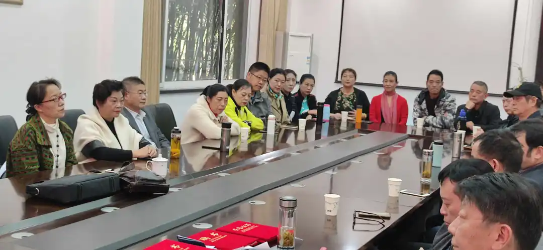 以文艺之光铸时代之魂 以文化自信崇德艺之风