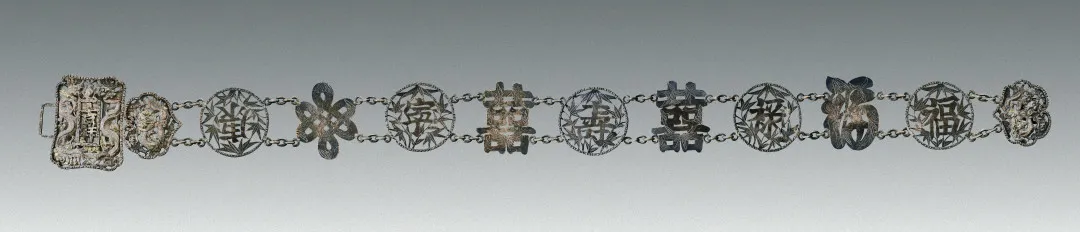 “一带一路”系列交流展之华衣冠佩在淮安市博物馆开展