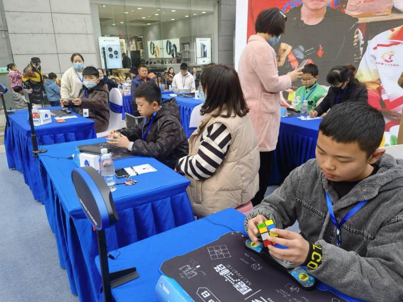 魔方转起来 风采亮出来——淮安成功举办全市第四届青少年魔方大赛
